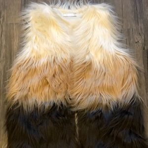 Fur vest 💋